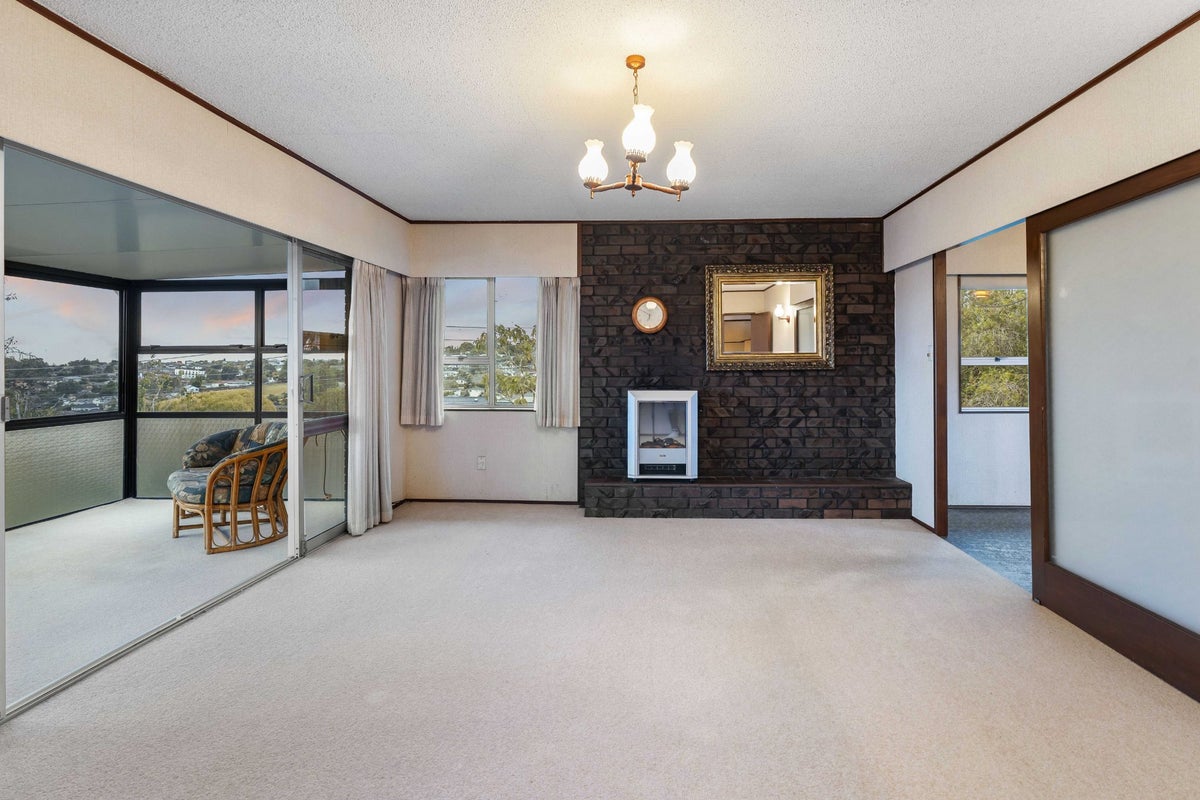 32 Triangle Road, Massey, Auckland - Carousel 2
