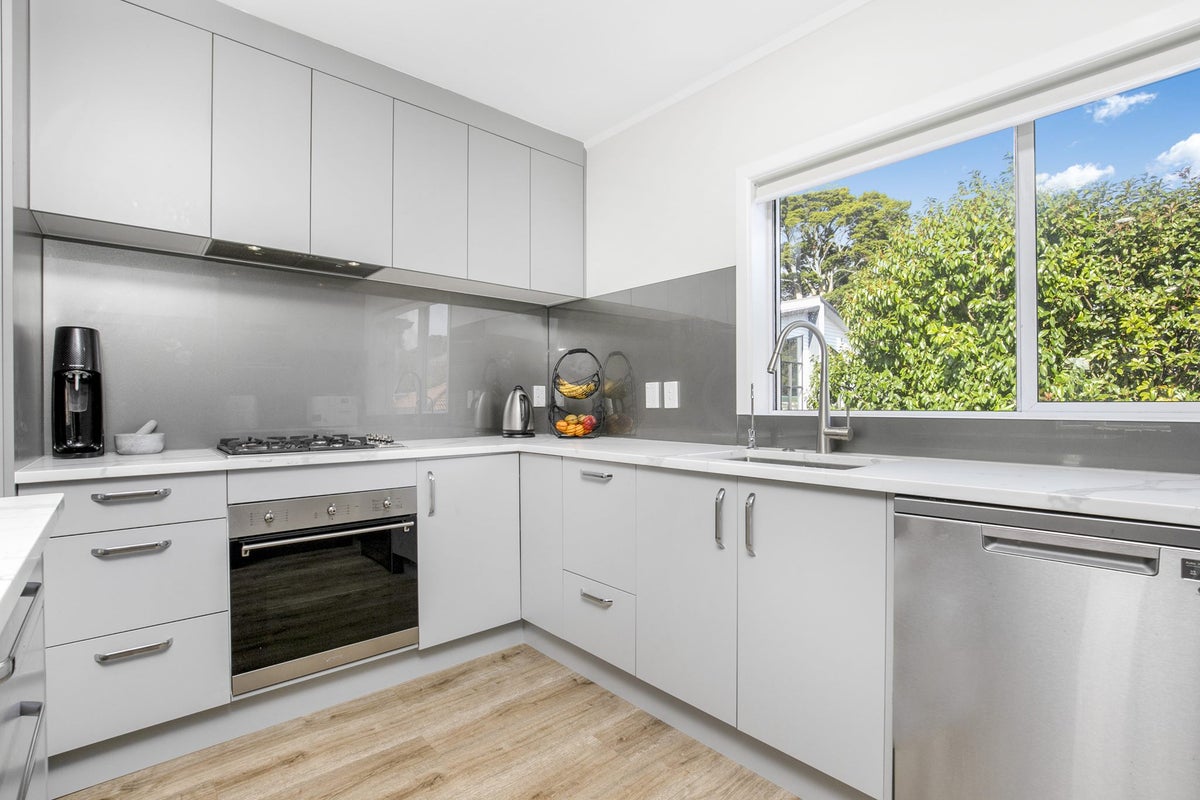21 Butterworth Avenue, Opaheke, Papakura - Carousel 2