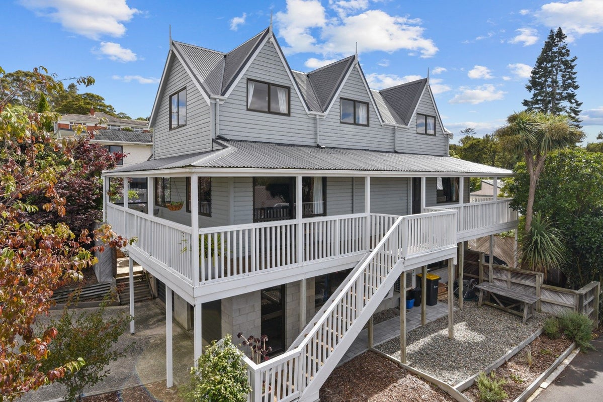 16 Hood Street, Wakari, Dunedin - Carousel 1
