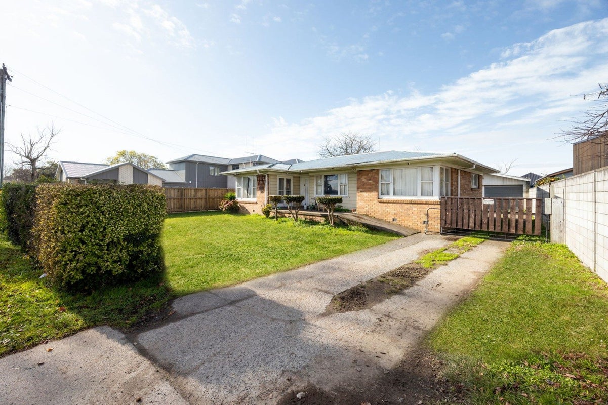 100 Hukanui Road, Chartwell, Hamilton - Carousel 1