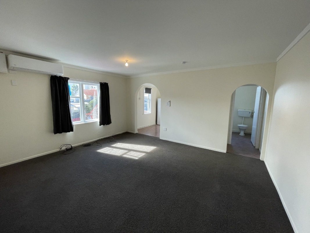 209 Rintoul Street, Berhampore, Wellington - Carousel 2