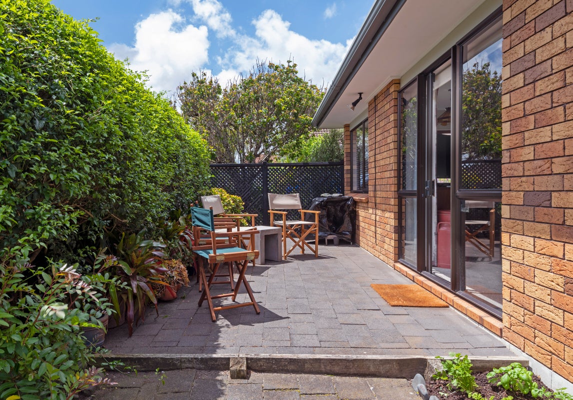 1/18 Mirabell Place, Golflands, Auckland - Carousel 2