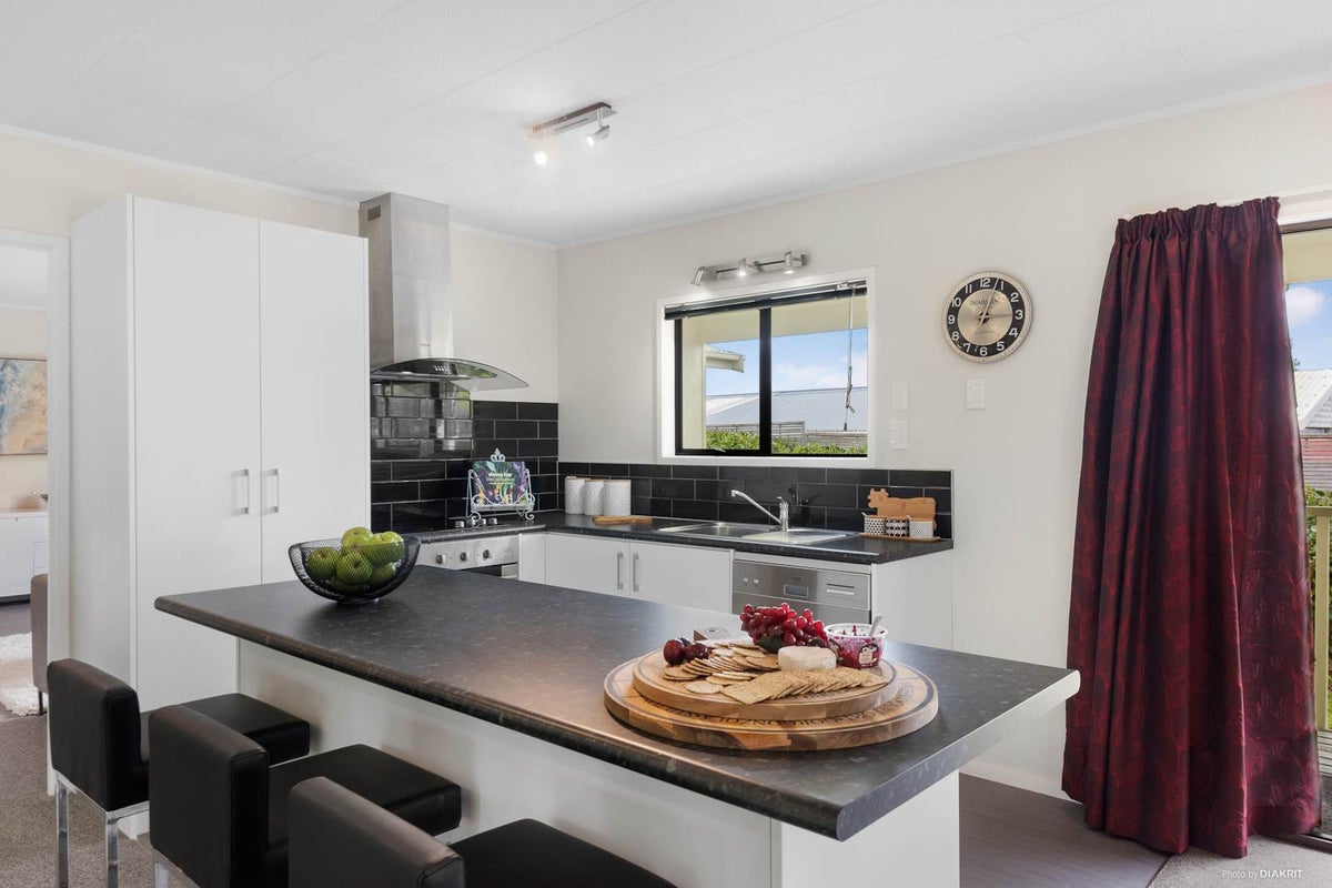 35 Beachlands Road, Beachlands, Auckland - Carousel 1