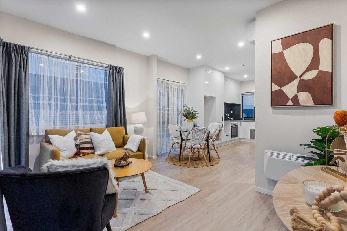 2/80 Ruawai Road, Mount Wellington, Auckland - Carousel 1
