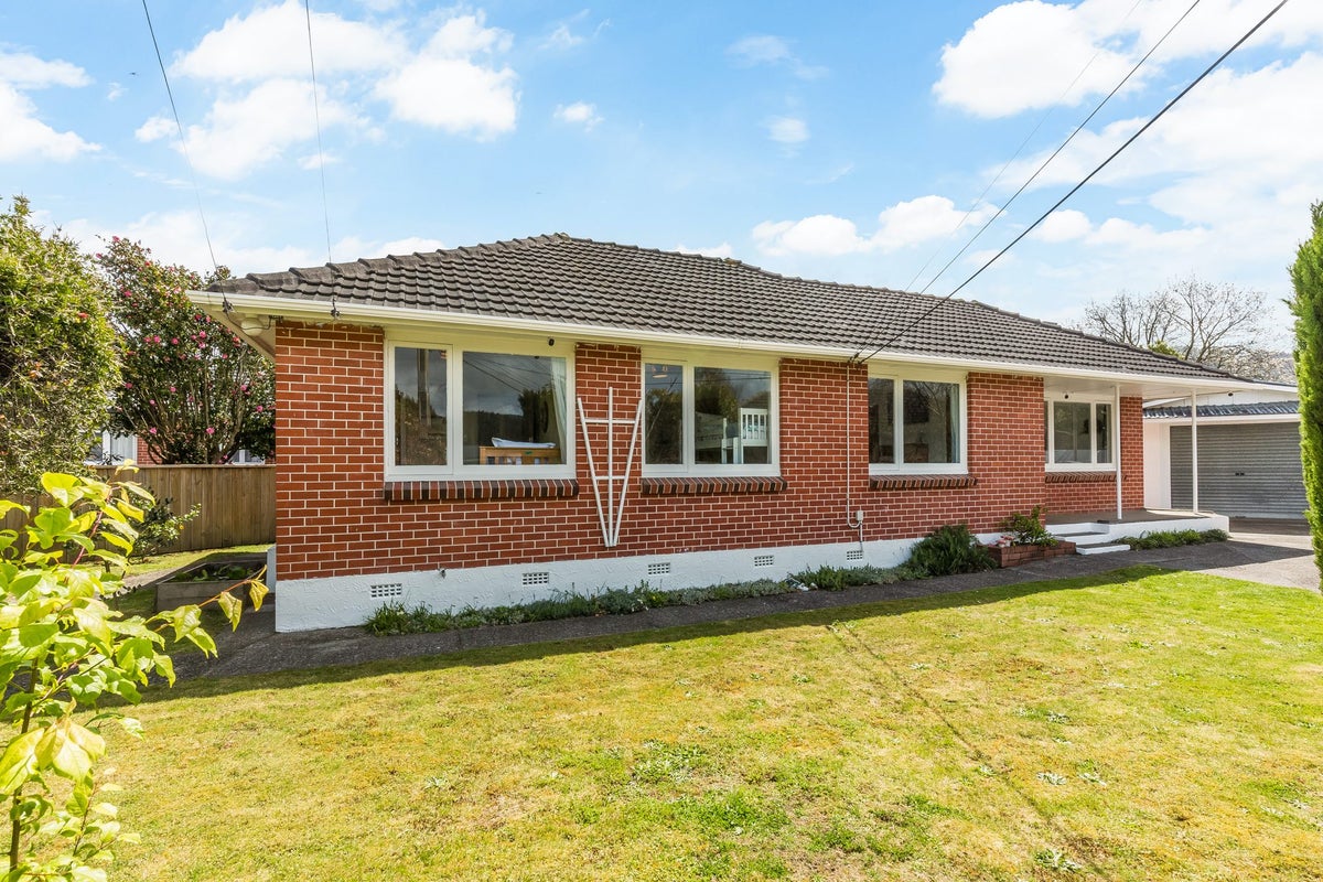 77 Clouston Park Road, Clouston Park, Upper Hutt - Carousel 20