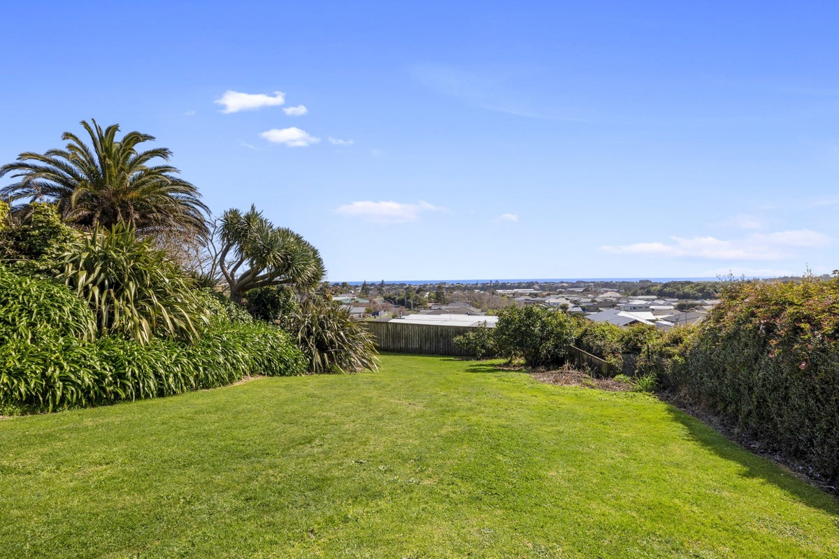 44C Alberta Road, Glen Avon, New Plymouth - Carousel 1