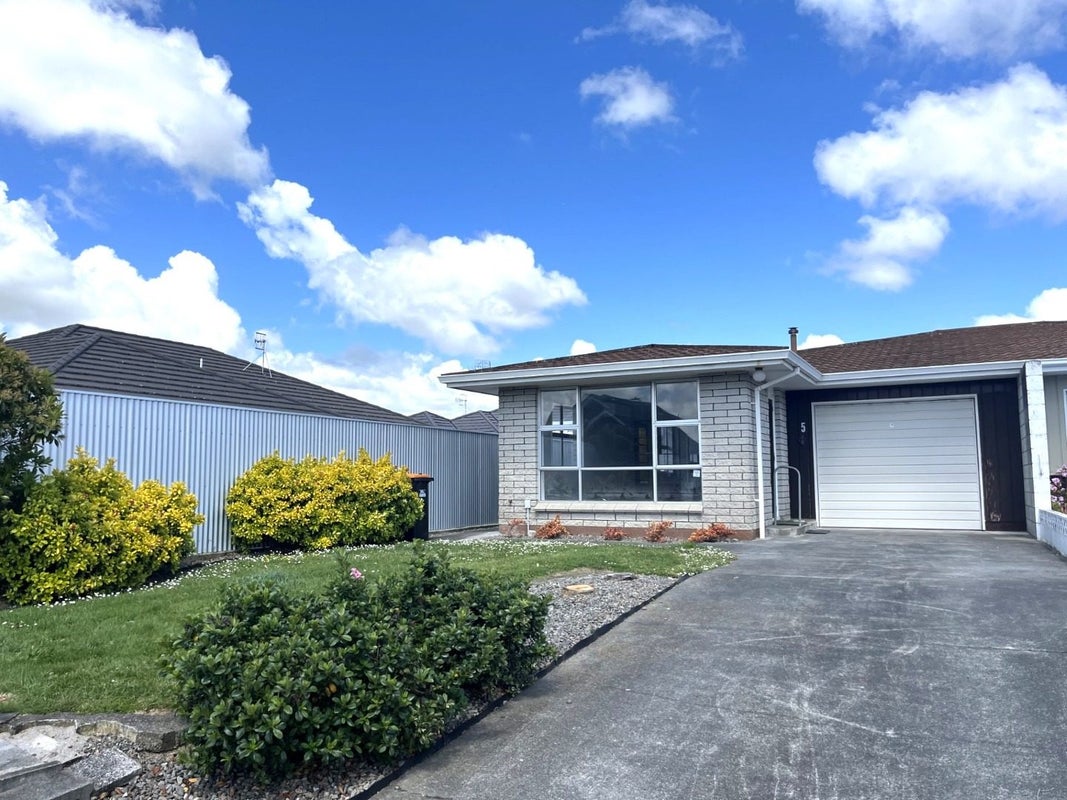 5 Innes Place, Roslyn, Palmerston North - Carousel 1