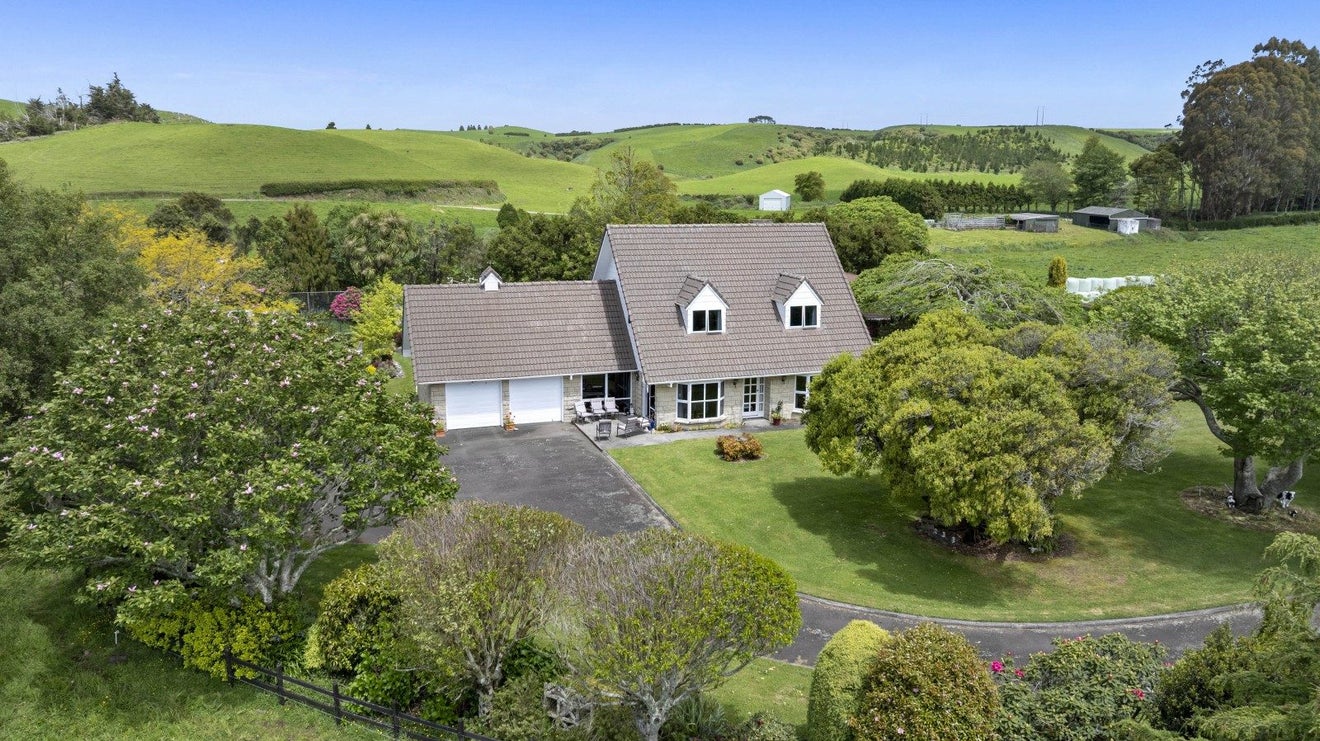 136 Bird Road, Bird Road, Stratford - Carousel 2
