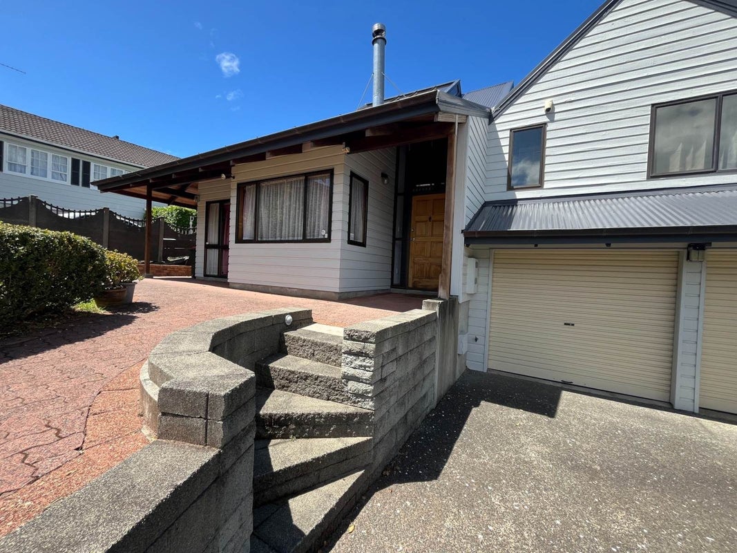 5 Tynor Place, Hillsborough, Auckland - Carousel 1