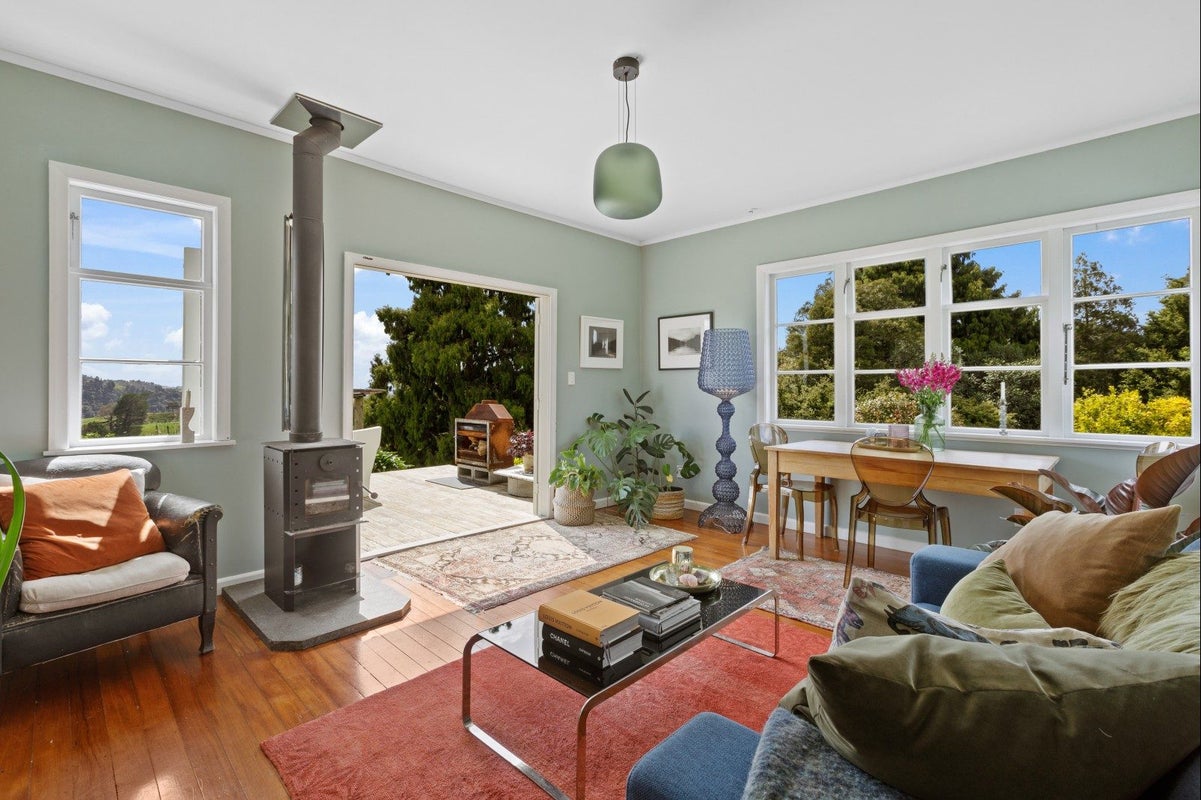 682B Krippner Road, Silverdale - Carousel 2