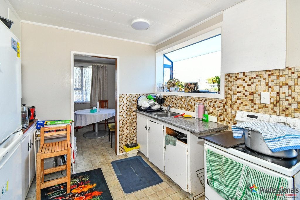 27 Kivell Close, Mangere East, Auckland - Carousel 2