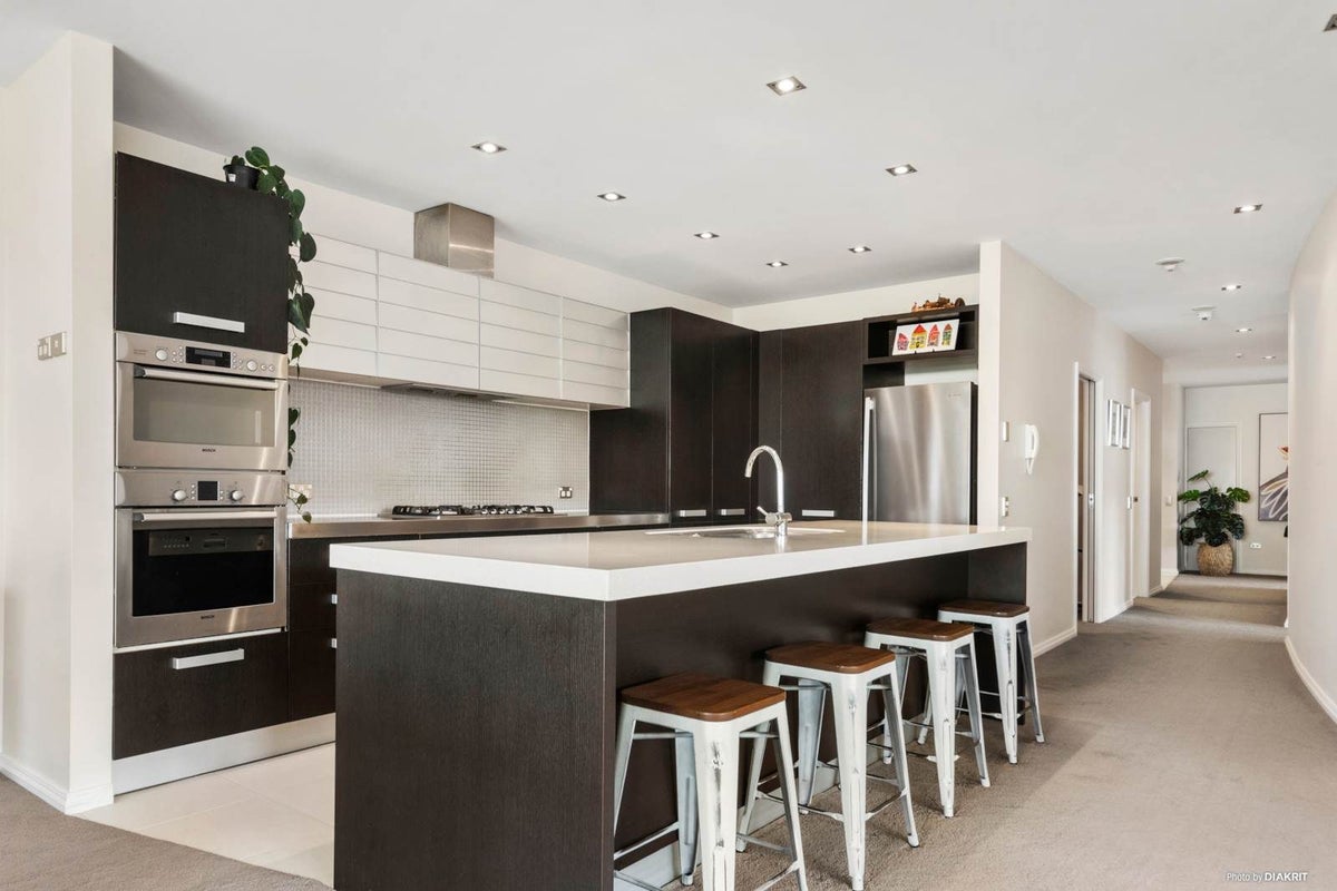 1B/2 Bassett Road, Remuera, Auckland - Carousel 23