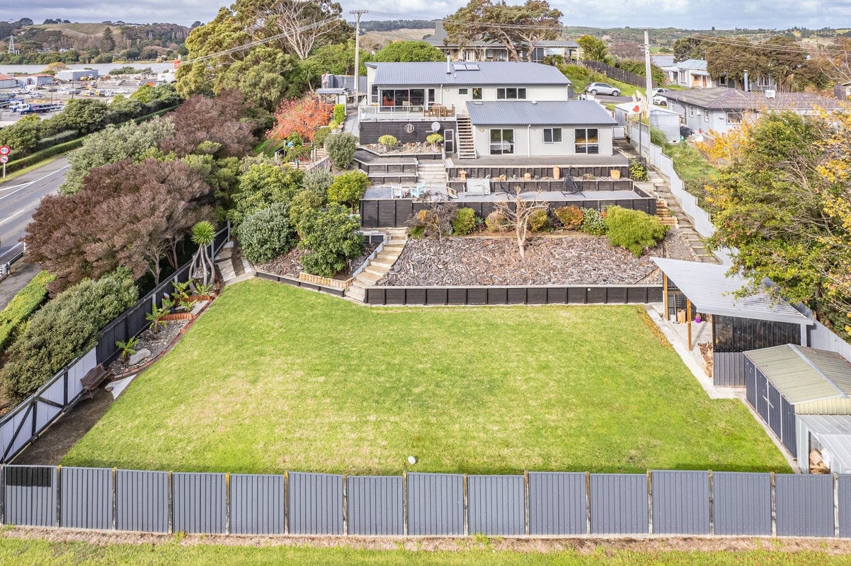 37 Mason Terrace, Gonville, Whanganui - Carousel 1