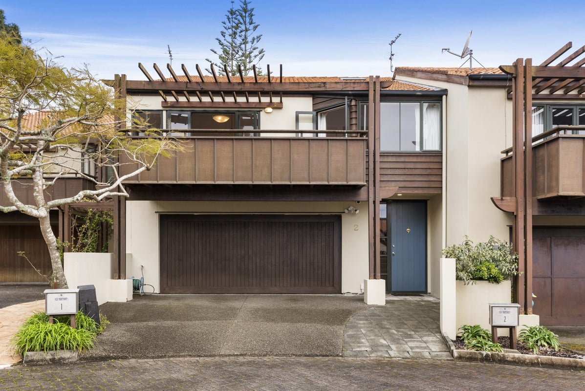 2/8 Tobago Place, Sunnynook, Auckland - Carousel 1