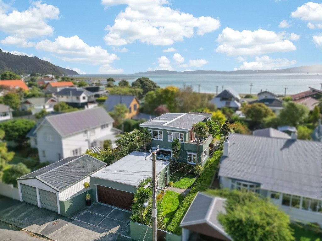 118 Oroua Street, Eastbourne, Lower Hutt - Carousel 1