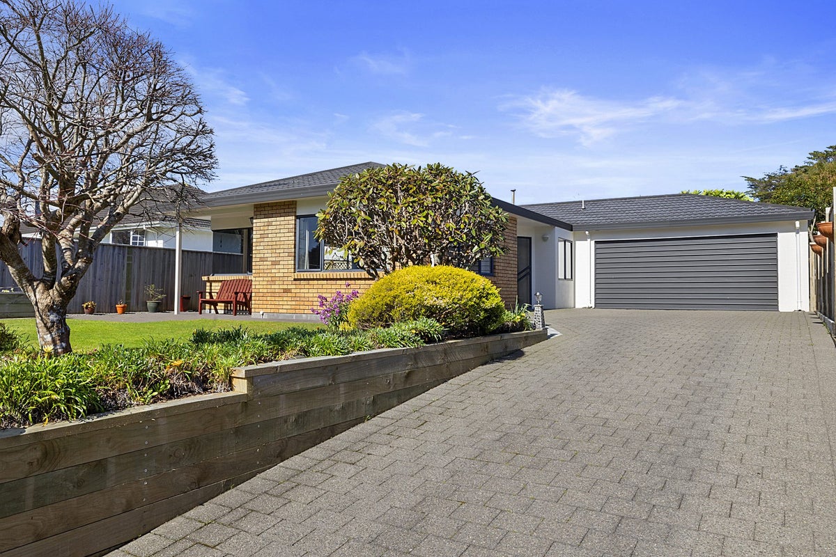 26 Frank Wilson Terrace, Welbourn, New Plymouth - Carousel 1