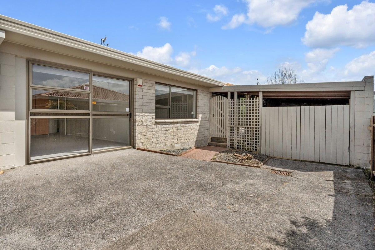 2/125 Pigeon Mountain Road, Half Moon Bay, Auckland - Carousel 2