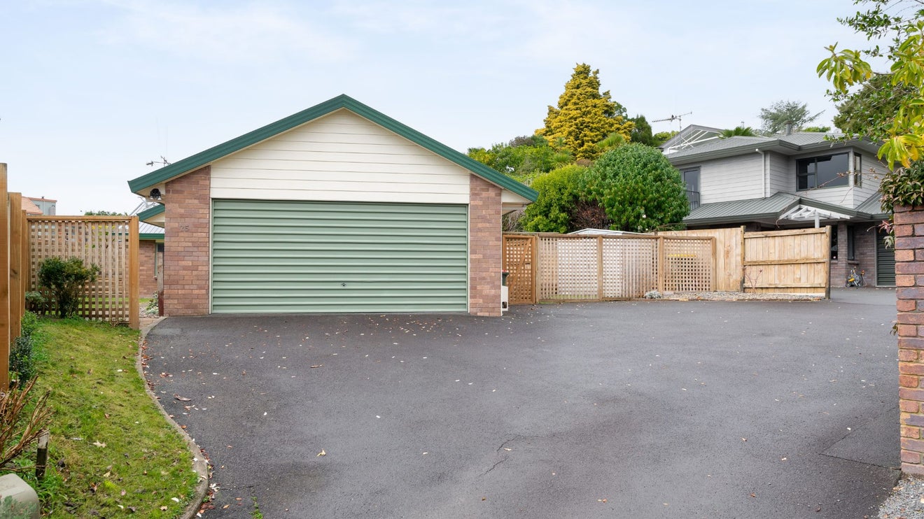 25A Ashley Street, St Andrews, Hamilton - Carousel 1