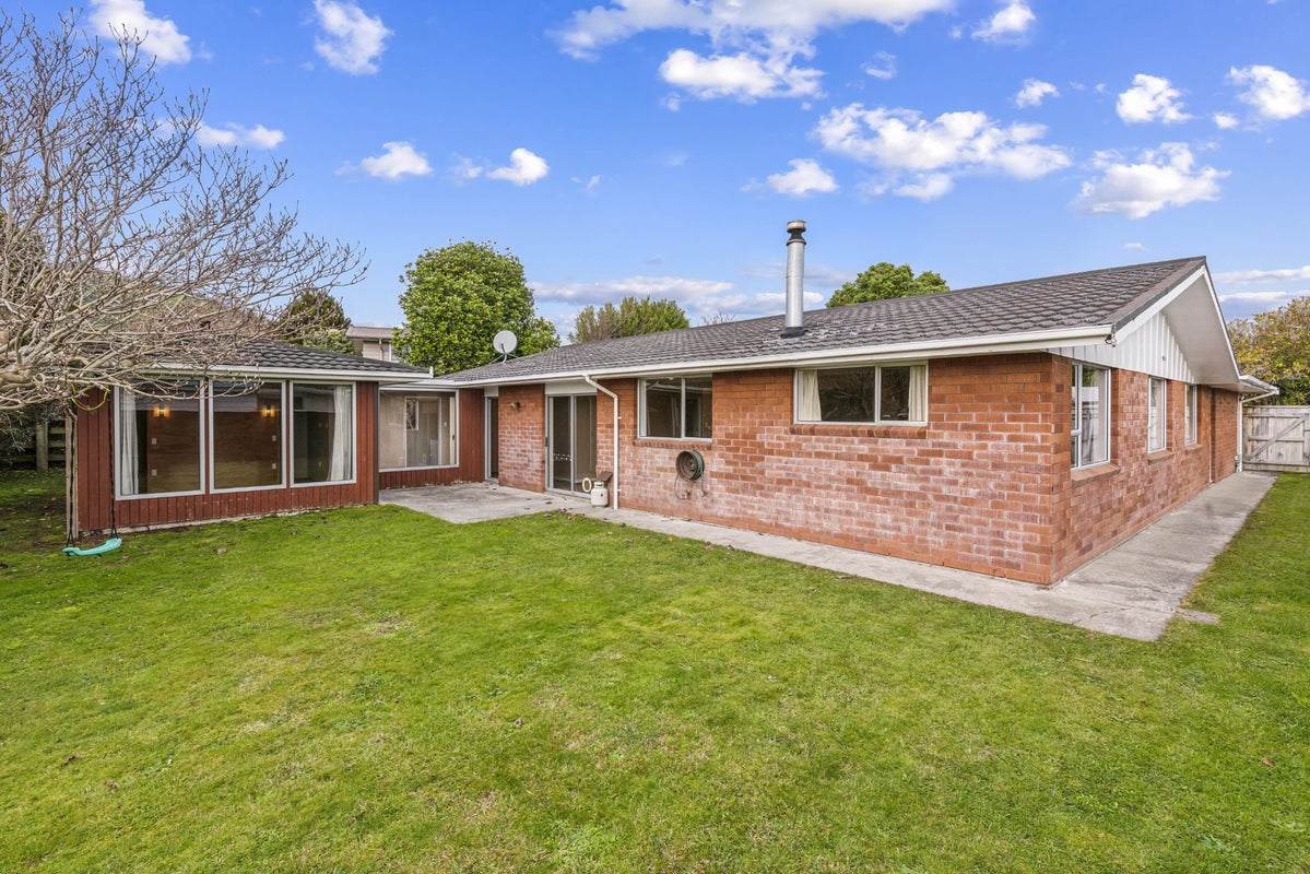 37 Kapanui Road, Waikanae - Carousel 1