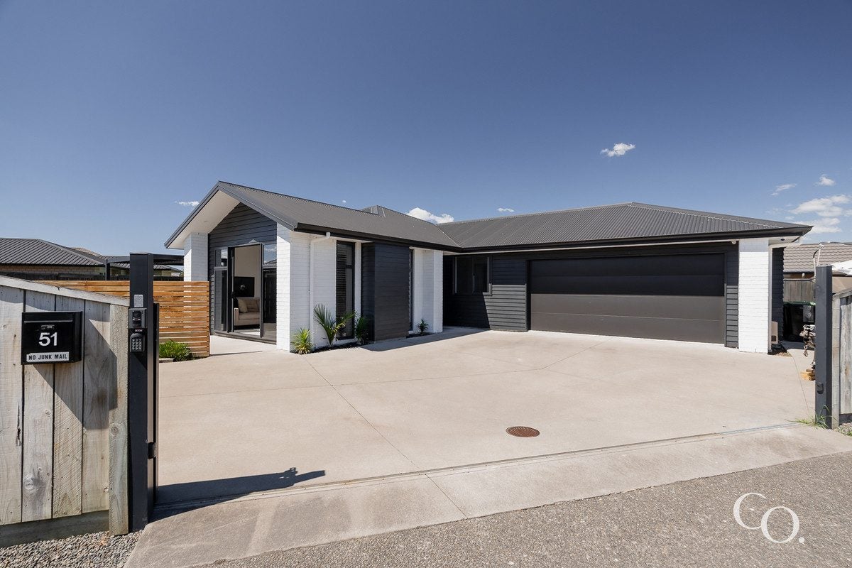 51 Kahuparere Crescent, Pyes Pa, Tauranga - Carousel 2