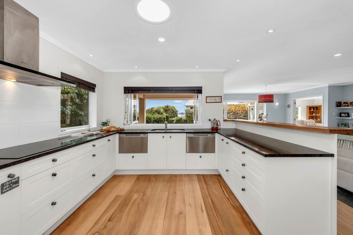 40 Liberty Crescent, Beachlands, Manukau City, Auckland - Carousel 2