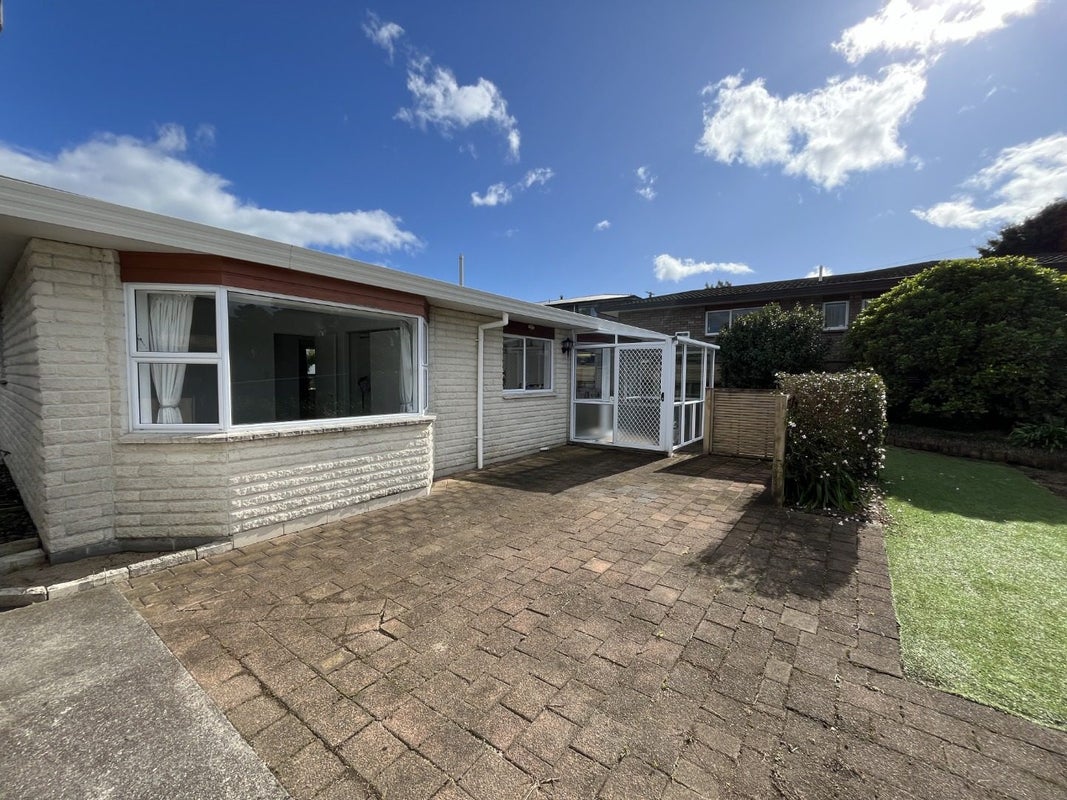 2/31 Fitzroy Road, Fitzroy, New Plymouth - Carousel 1