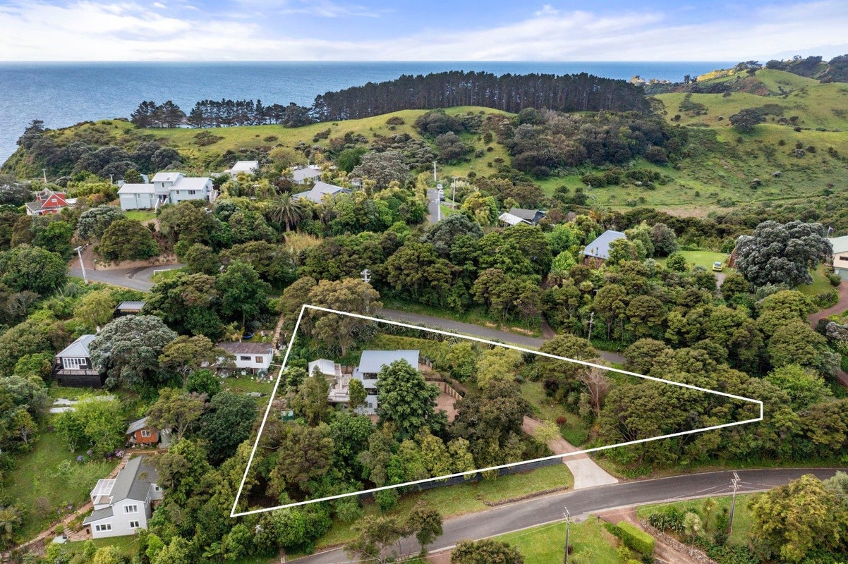 16 Hill Road, Palm Beach, Waiheke Island - Carousel 23