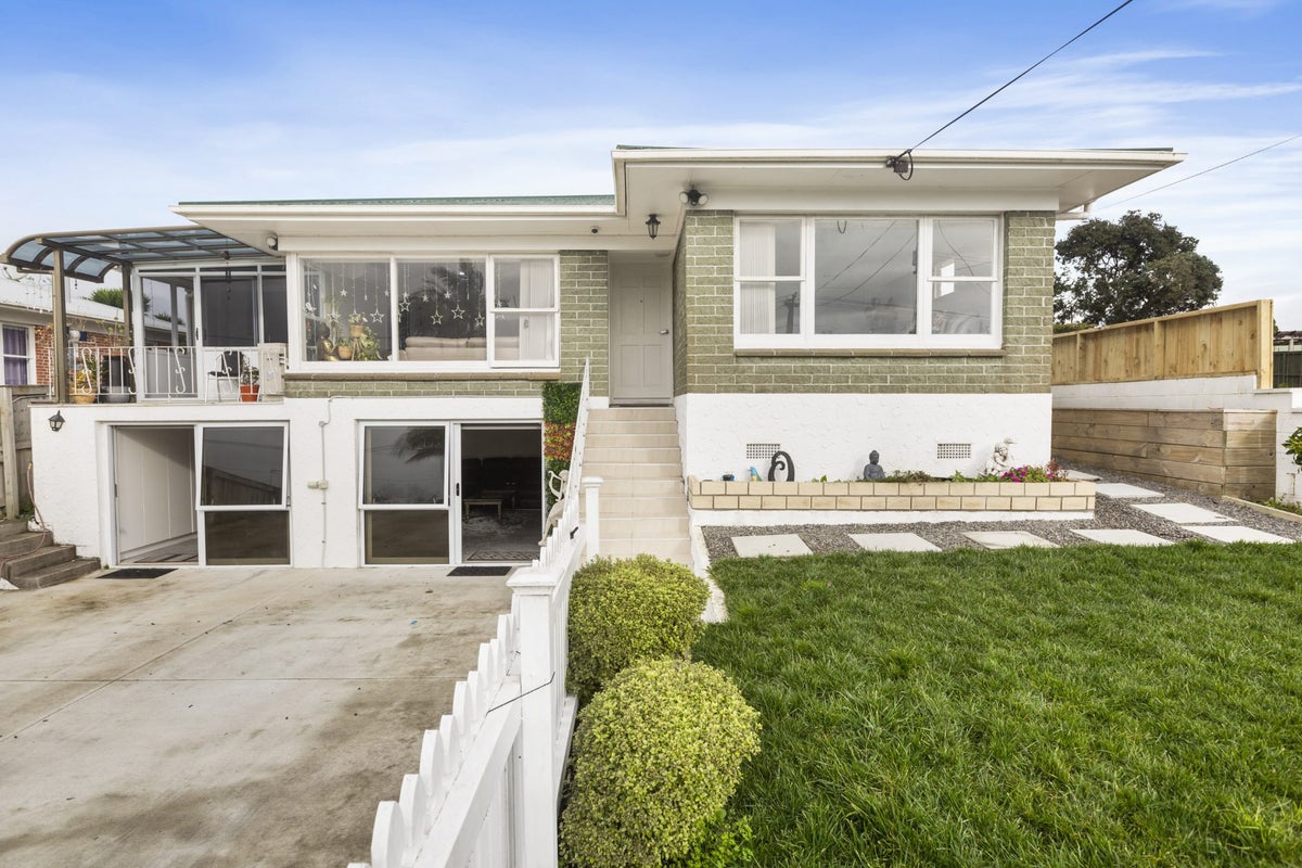 28 Royston Street, Rosehill, Papakura - Carousel 1