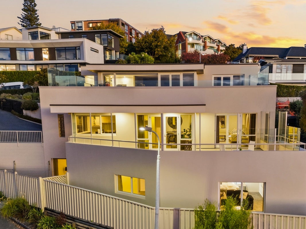 1/21 Overdale Drive, Cashmere, Christchurch - Carousel 2