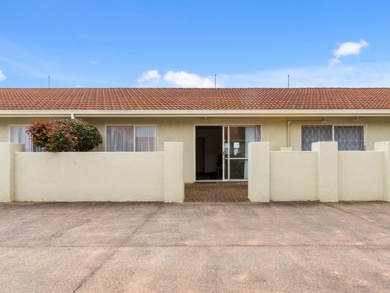 1/6 Gibson Street, Fenton Park, Rotorua - Carousel 1