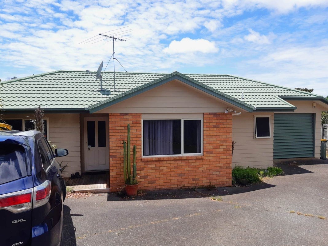 2/25 Jean Place, Stanmore Bay, Whangaparaoa - Carousel 1