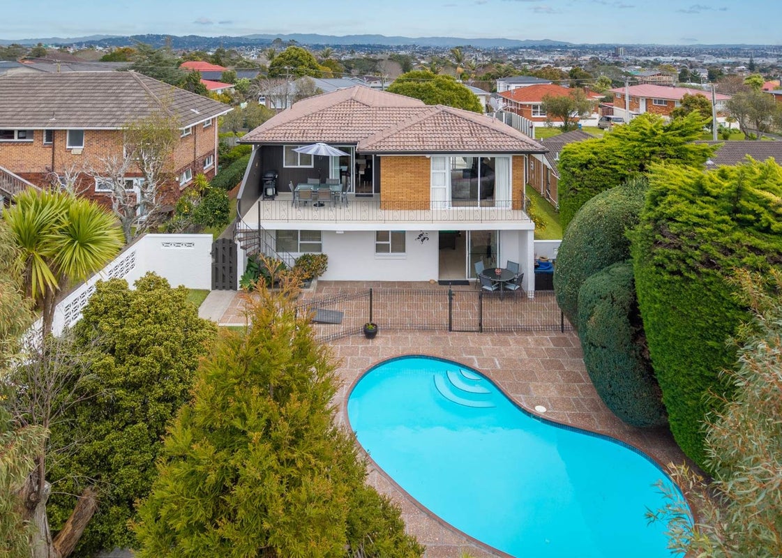 12 Letterkenny Place, Blockhouse Bay, Auckland - Carousel 2