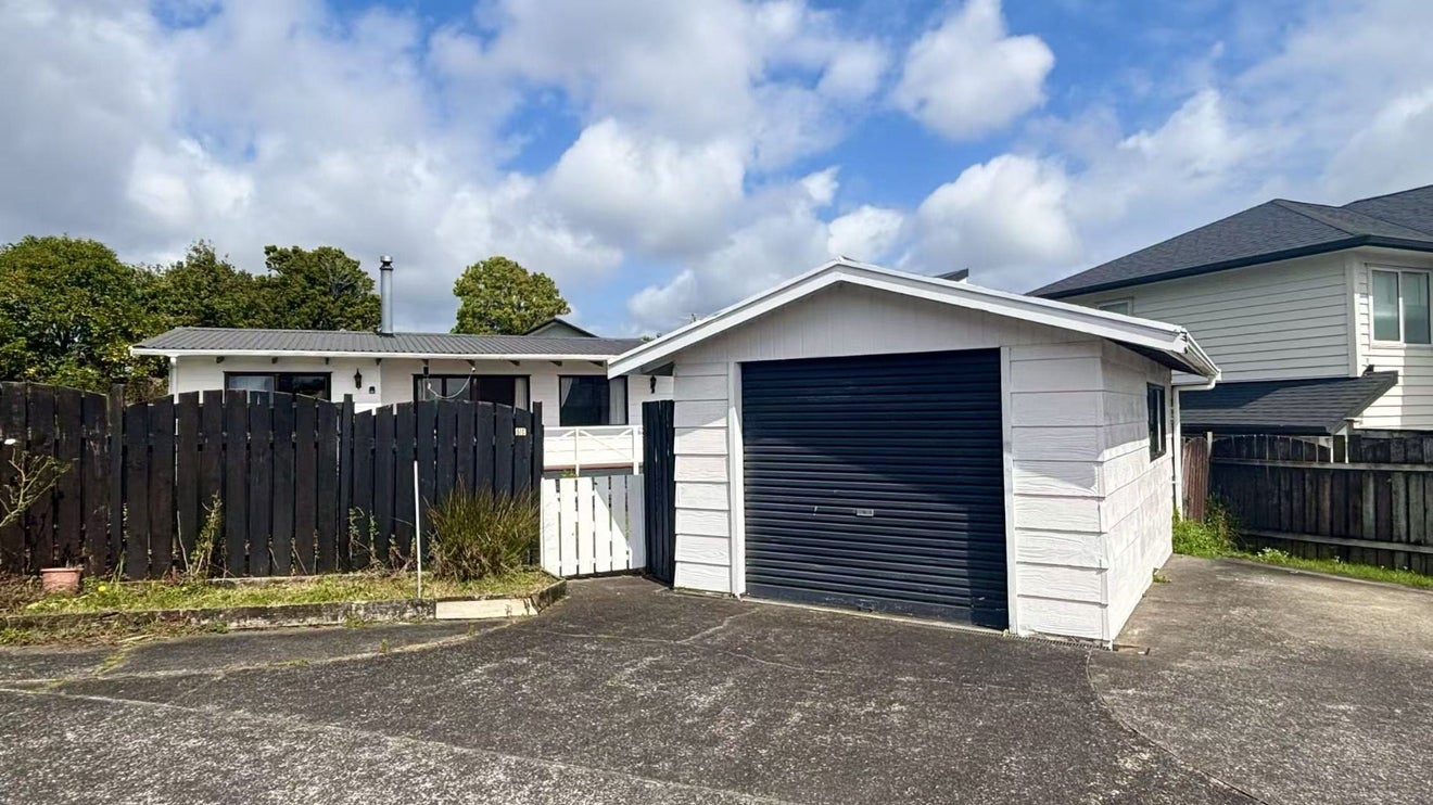 5C Valdale Road, Henderson, Waitakere City, Auckland - Carousel 1