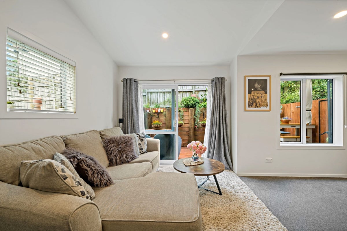12/30 John Jennings Drive, Oteha, Auckland - Carousel 1