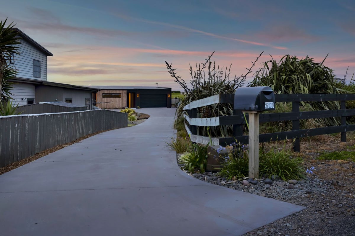 298 Denby Road, Hawera - Carousel 49