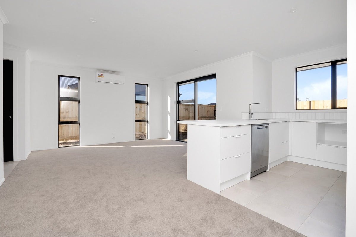 2/10 Tokerau Drive, Rototuna North, Hamilton - Carousel 2