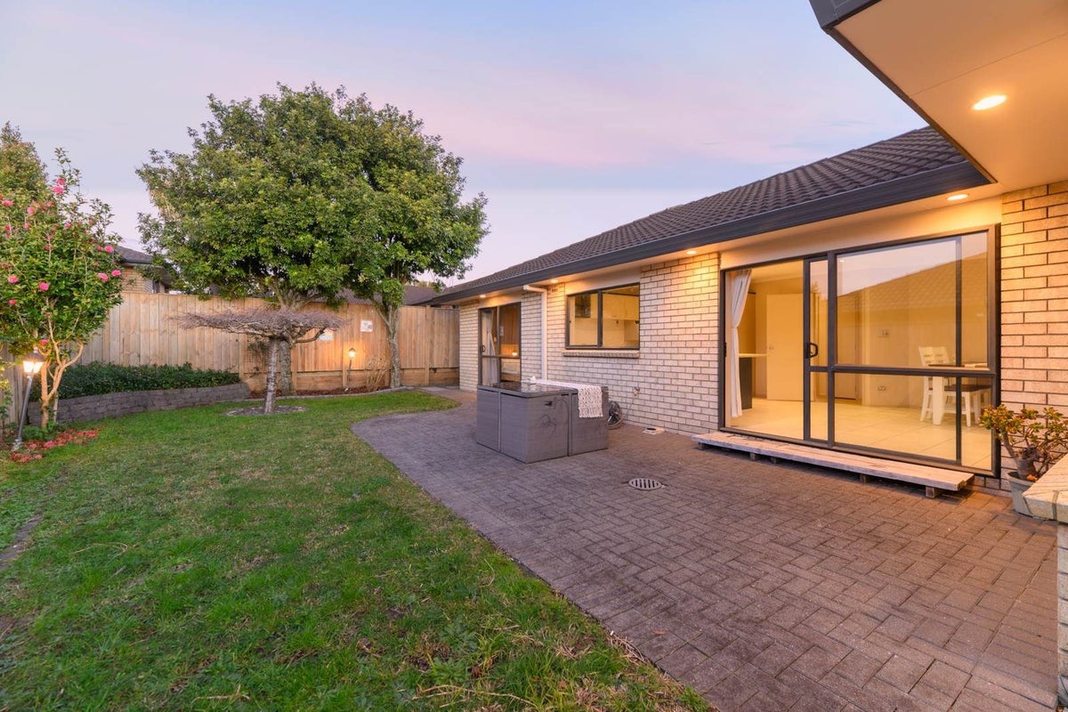 20 Caragh Place, East Tamaki, Manukau City, Auckland - Carousel 2