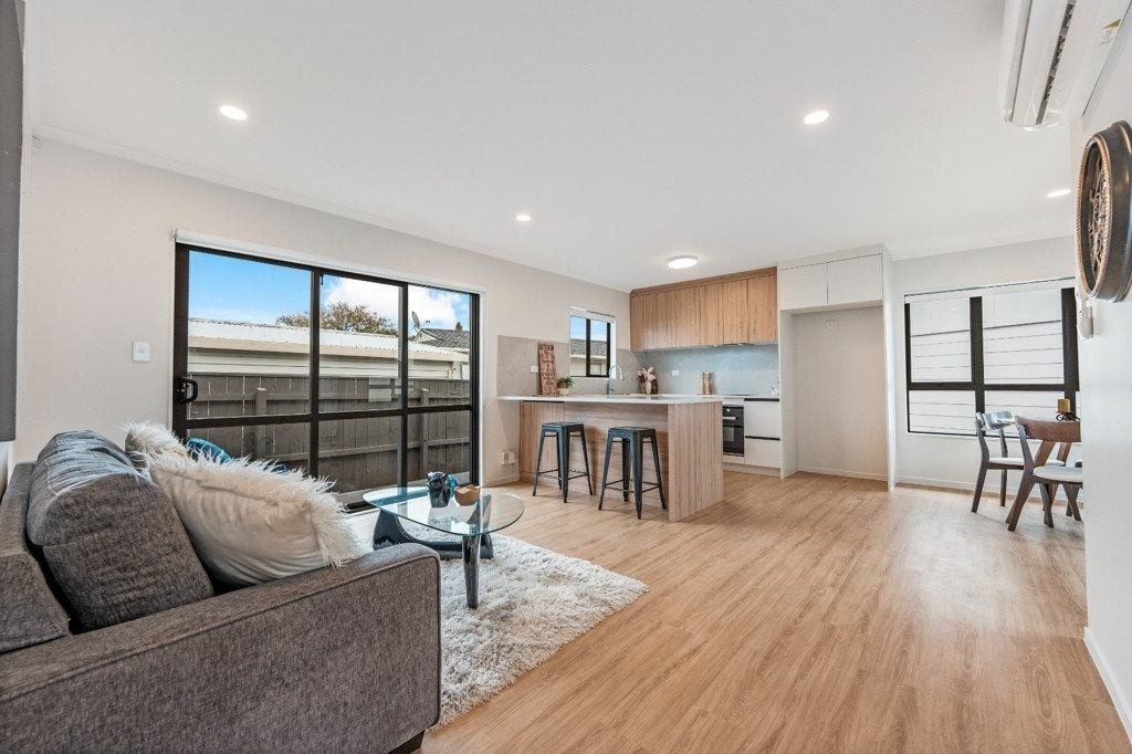 11 Murillo Place, Henderson, Auckland - Carousel 2