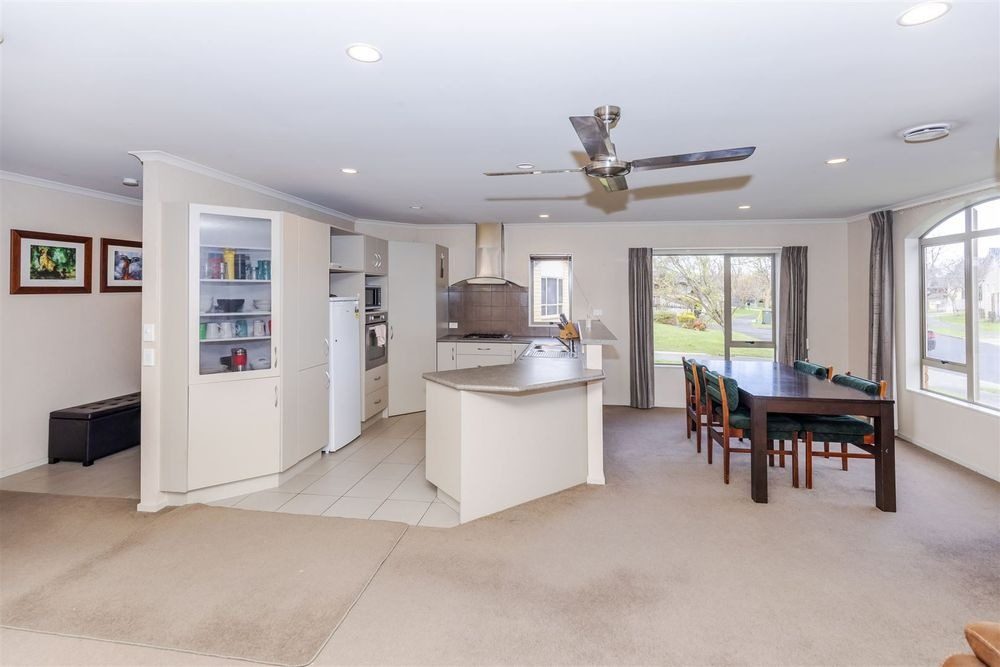 5 Ravenscourt Place, Huntington, Hamilton - Carousel 2