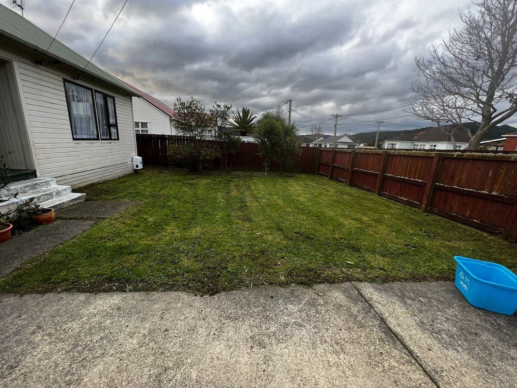 5 Shearer Crescent, Naenae, Lower Hutt - Carousel 1