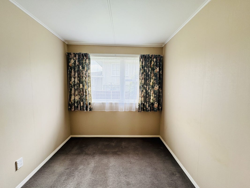 80A Wikiriwhi Crescent, Awapuni, Palmerston North - Carousel 16