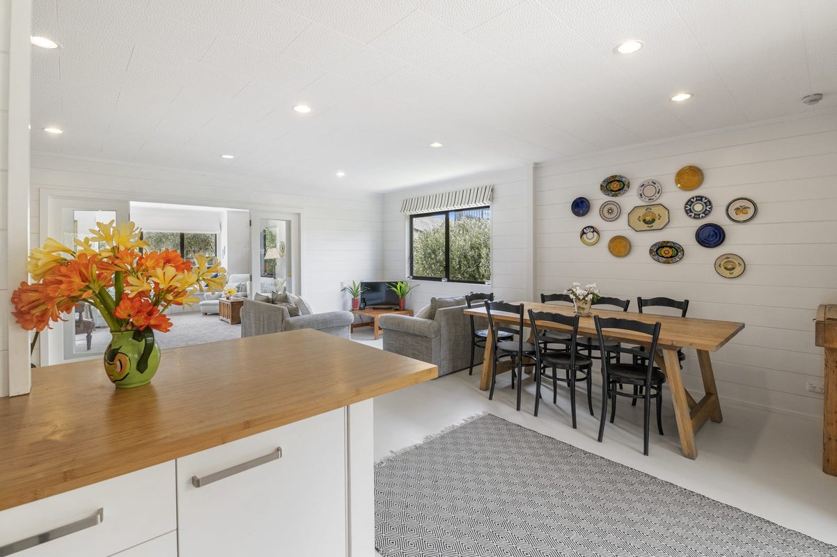 131 Field Way, Waikanae Beach, Waikanae - Carousel 2