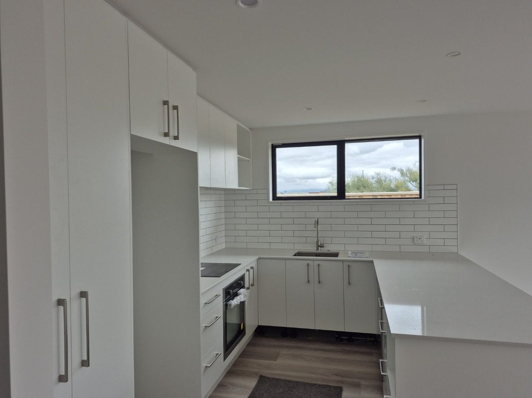 19 Derbridge Street, Woodend, Woodend - Carousel 2