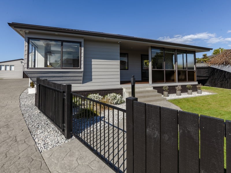 30 Whiting Crescent, Greenmeadows, Napier - Carousel 2