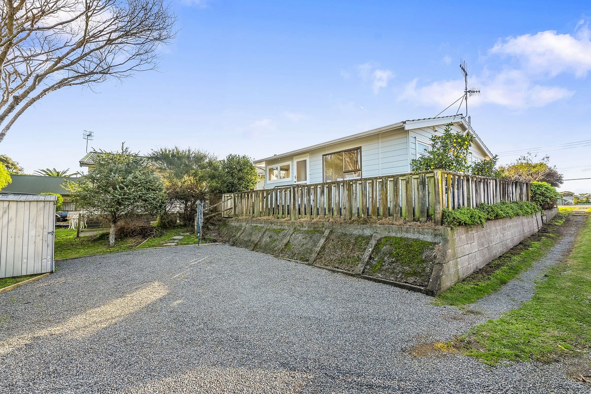 66A Raumati Road, Raumati Beach, Paraparaumu - Carousel 13