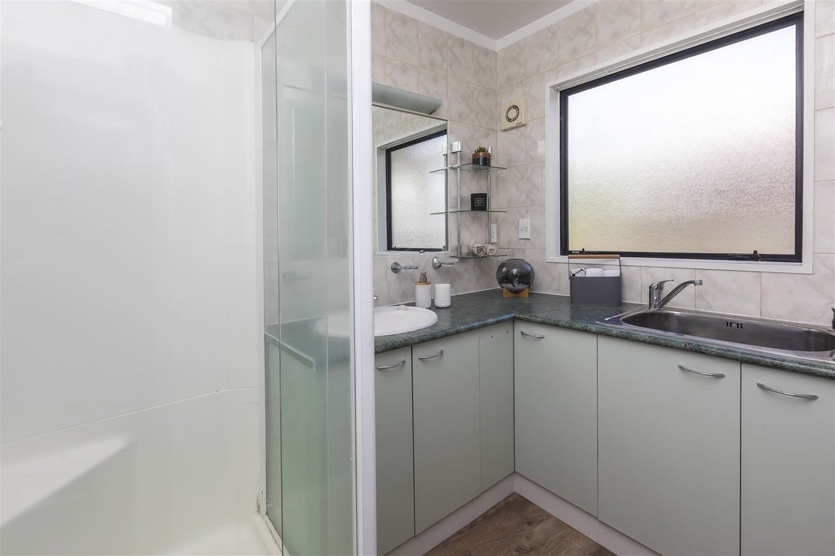 122B Yaldhurst Road, Sockburn, Christchurch - Carousel 16