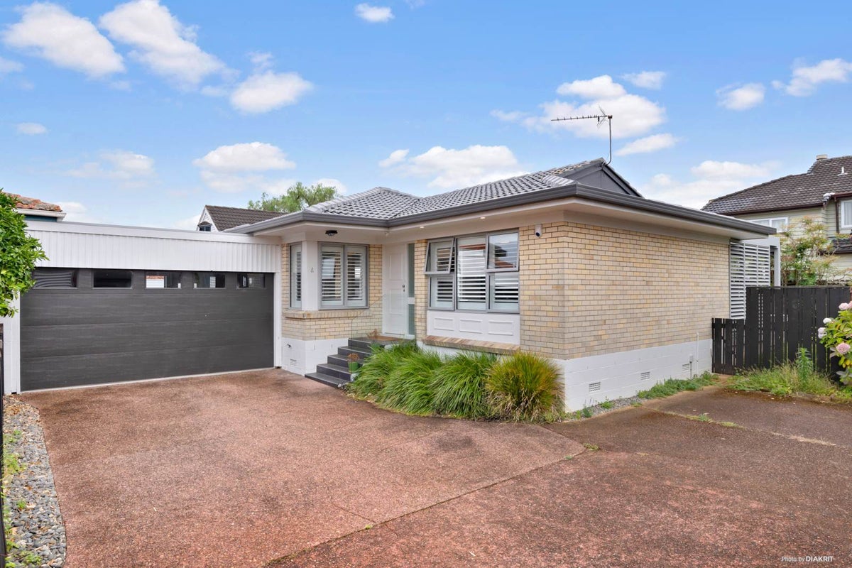 2/1A Pukehana Avenue, Epsom, Auckland - Carousel 1