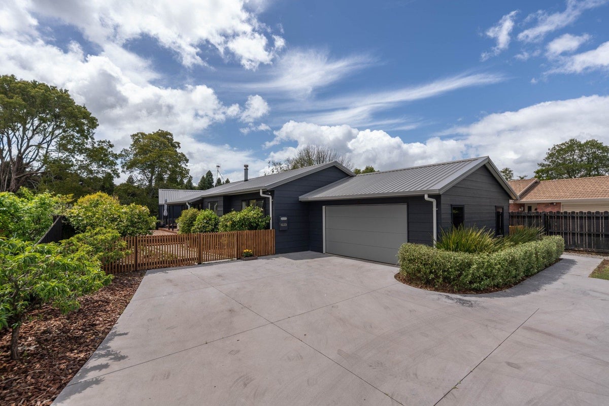 16 Taksan Place, Pukete, Hamilton - Carousel 2