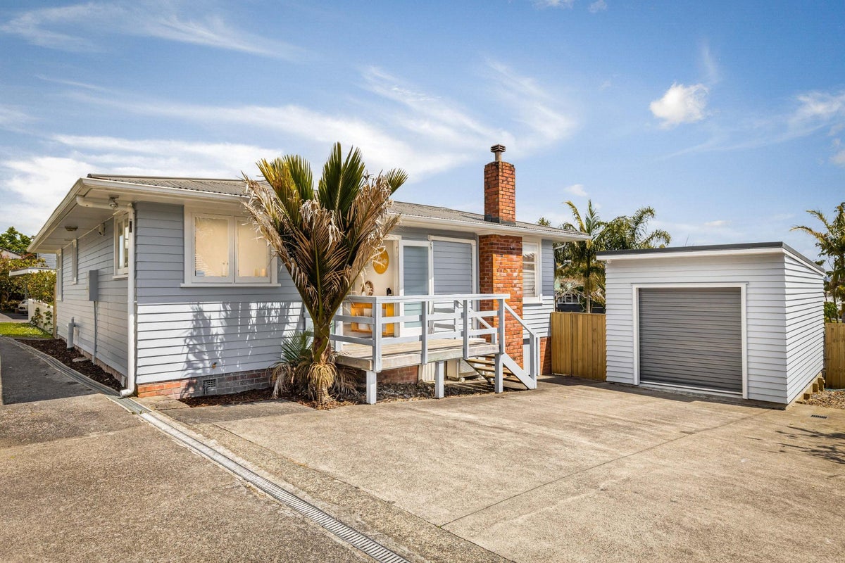 2/269A Great North Road, Henderson, Auckland - Carousel 2