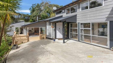 9 Karapiti Place, Glen Eden, Auckland - Carousel 1